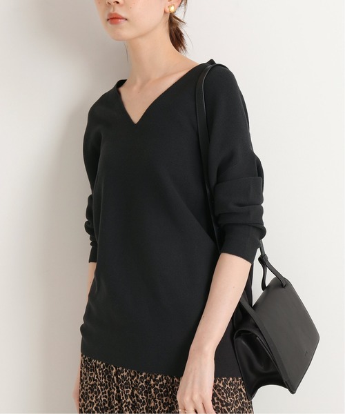 IENA（イエナ）の「コットンストレッチ コクーンV袖付きプルオーバー◆（ニット/セーター・レディース・スミクロ/ナチュラル/カーキ・FREE）」の2枚目の写真