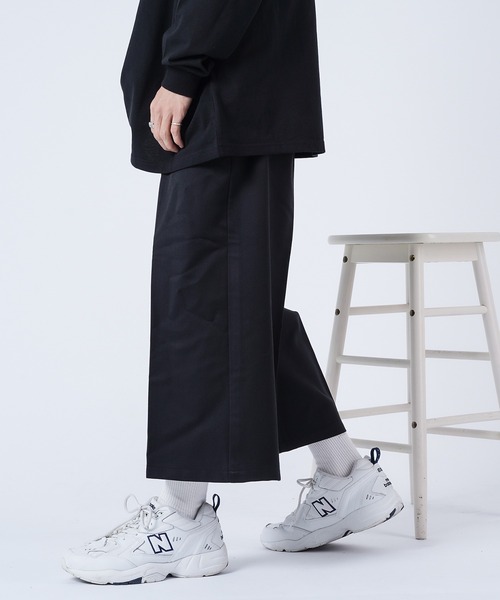 kutir（クティール）の「1タックワイドスラックス（その他パンツ・メンズ・グリーン/オレンジ/ブラック・SMALL/MEDIUM/LARGE）」の2枚目の写真