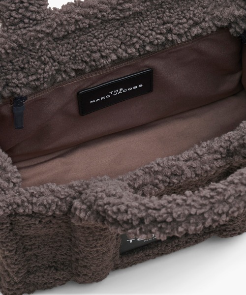 MARC JACOBS(マークジェイコブス)の「THE TEDDY MEDIUM TOTE BAG/ザ テディ ミディアム トートバッグ(トートバッグ・レディース・ベージュ/グレー/ブラック/ブルー系その他/ピンク系その他/グリーン/キャメル・ONE SIZE)」の19枚目の写真