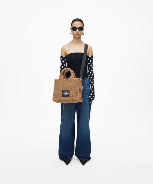 MARC JACOBS(マークジェイコブス)の「THE TEDDY MEDIUM TOTE BAG/ザ テディ ミディアム トートバッグ(トートバッグ・レディース・ベージュ/グレー/ブラック/ブルー系その他/ピンク系その他/グリーン/キャメル・ONE SIZE)」の22枚目の写真
