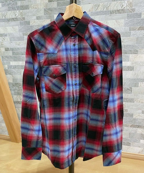 DIESEL(ディーゼル)の「オンブレーチェック ウエスタンチェックシャツ 「S-EAST-LONG」(シャツ/ブラウス・メンズ・ブラック/レッド・S/L/M/XS)」の2枚目の写真