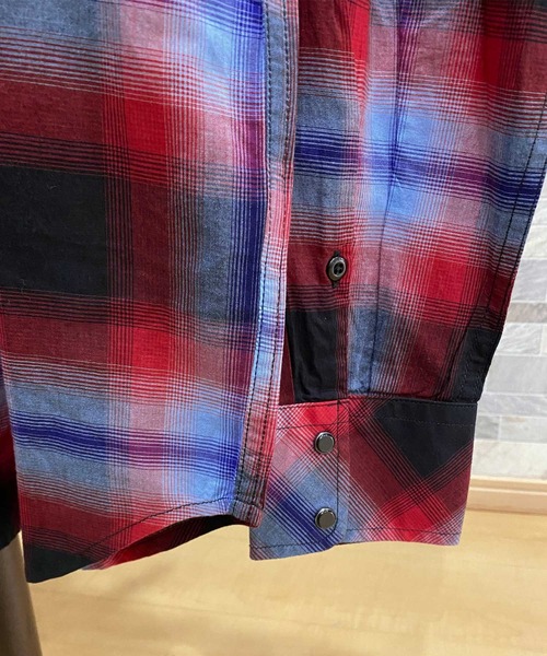 DIESEL(ディーゼル)の「オンブレーチェック ウエスタンチェックシャツ 「S-EAST-LONG」(シャツ/ブラウス・メンズ・ブラック/レッド・S/L/M/XS)」の11枚目の写真