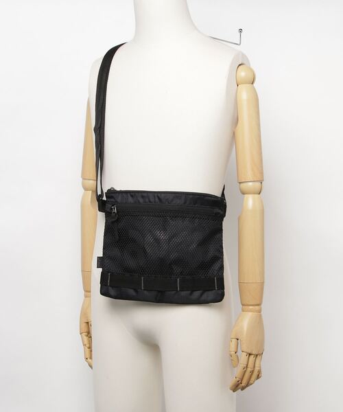 ASICS（アシックス）の「MINI SHOULDER BAG (ミニショルダーバック)（ショルダーバッグ・メンズ・ブラック/ブルー系その他・ONE SIZE）」の6枚目の写真