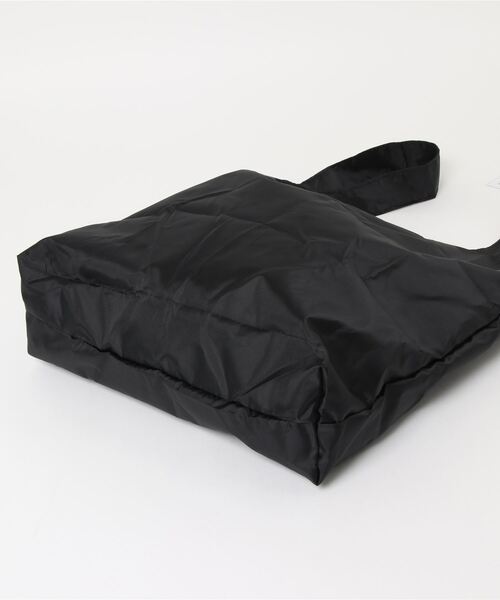 Lee（リー）の「【LEE/リー】カラビナ付きワンポイントブランドロゴパッカブルエコトートバッグ（収納可）（エコバッグ/サブバッグ・レディース・ブラック/ネイビー/グレー/カーキ/ベージュ/ワイン・FREE）」の11枚目の写真