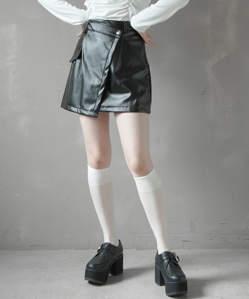 SPINNS（スピンズ）の「【累計販売1万3000足】ナイロン シアーハイソックス（ソックス/靴下・レディース・ホワイト/ブラック・ONESIZE）」の7枚目の写真