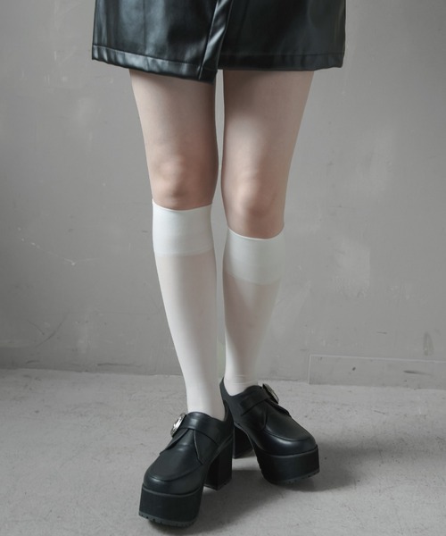 SPINNS（スピンズ）の「【累計販売1万3000足】ナイロン シアーハイソックス（ソックス/靴下・レディース・ホワイト/ブラック・ONESIZE）」の20枚目の写真