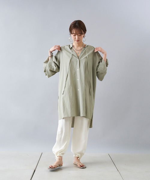 DouDou(ドゥドゥ)の「スキッパーチュニックシャツ(シャツ/ブラウス・レディース・オフホワイト/カーキ/ピンク・FREE)」の13枚目の写真