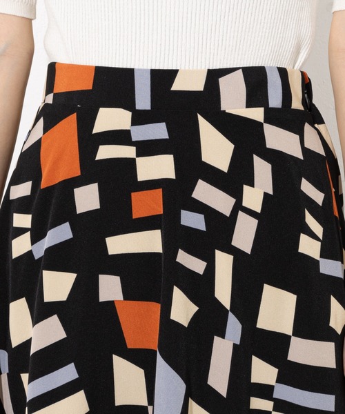 prose verse（プロズヴェール）の「ペイント / 幾何柄 フレアスカート（スカート・レディース・ブラック/オフホワイト・ﾌﾘ-）」の17枚目の写真