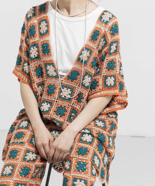 URBAN RESEARCH（アーバンリサーチ）の「ハンドクロシェポンチョ（ニット/セーター・レディース・チャコールグレー/レッド系その他・FREE）」の8枚目の写真