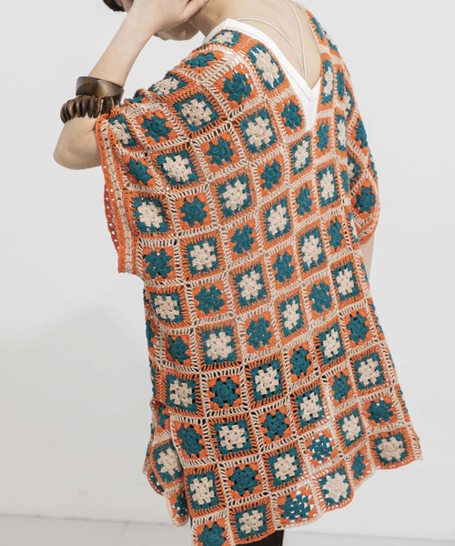 URBAN RESEARCH（アーバンリサーチ）の「ハンドクロシェポンチョ（ニット/セーター・レディース・チャコールグレー/レッド系その他・FREE）」の11枚目の写真