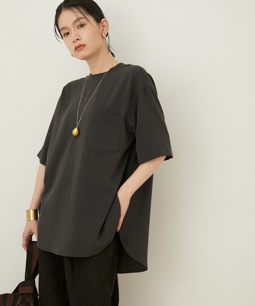 ADAM ET ROPE'（アダムエロペ）の「【アウトレット店舗・WEB限定】ジョーゼットチュニックTeeブラウス（シャツ/ブラウス・レディース・ホワイト/チャコールグレー・FREE）」の2枚目の写真