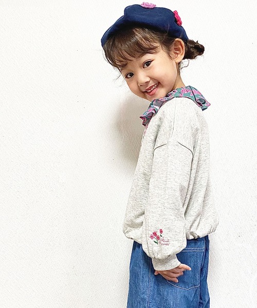 KP（ケーピー）の「ロゴプリントと小花刺しゅうのミニ裏毛トレーナー(100-130cm)（スウェット・キッズ・ブルー/杢グレー・110cm/100cm/120cm/130cm）」の7枚目の写真