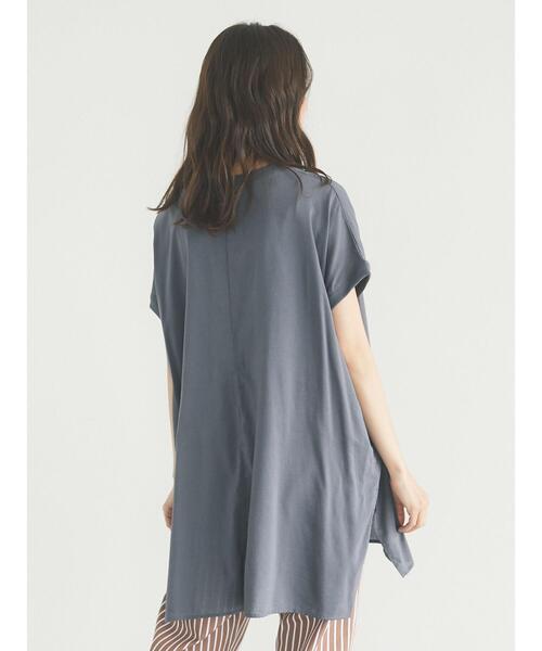 CRAFT STANDARD BOUTIQUE（クラフトスタンダードブティック）の「シアーTブラウスチュニック　＊（Tシャツ/カットソー・レディース・チャコールグレー/ベージュ/サックスブルー/アイボリー・FREE）」の16枚目の写真