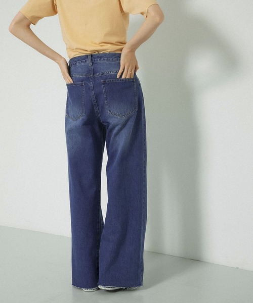 KBF(ケイビーエフ)の「リメイクセミフレアデニム(デニムパンツ・レディース・ベージュ/ブルー・36/38)」の5枚目の写真