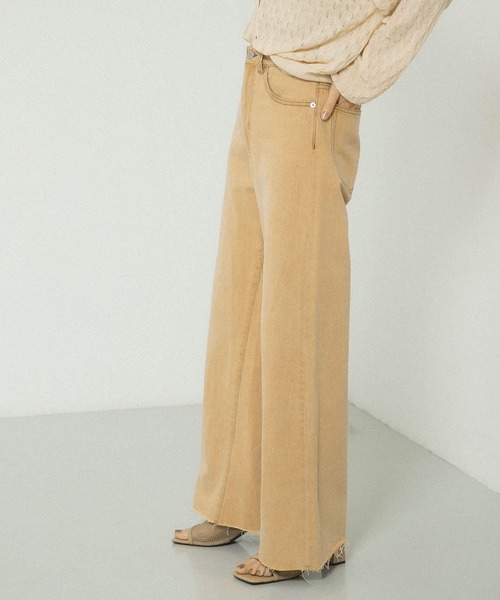 KBF(ケイビーエフ)の「リメイクセミフレアデニム(デニムパンツ・レディース・ベージュ/ブルー・36/38)」の10枚目の写真