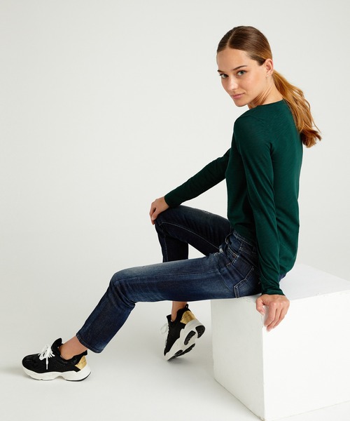 SISLEY（シスレー）の「コットンモダール長袖Tシャツ・カットソー（Tシャツ/カットソー・レディース・ダークグリーン/ダークブラウン/ライトベージュ/ブラック/ホワイト・SMALL/MEDIUM/X-SMALL）」の8枚目の写真