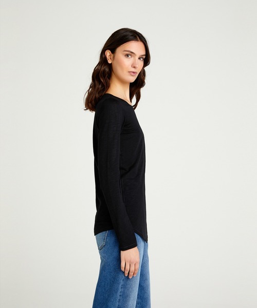 SISLEY（シスレー）の「コットンモダール長袖Tシャツ・カットソー（Tシャツ/カットソー・レディース・ダークグリーン/ダークブラウン/ライトベージュ/ブラック/ホワイト・SMALL/MEDIUM/X-SMALL）」の17枚目の写真