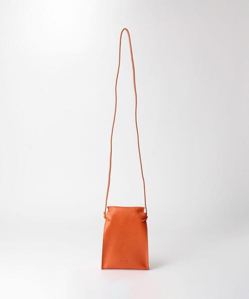 MARROW（マロウ）の「【別注】＜MARROW＞BENTPOUCH レザーショルダーバッグ（ショルダーバッグ・レディース・レッド・FREE）」の3枚目の写真