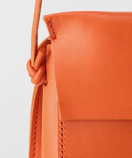 MARROW（マロウ）の「【別注】＜MARROW＞BENTPOUCH レザーショルダーバッグ（ショルダーバッグ・レディース・レッド・FREE）」の6枚目の写真