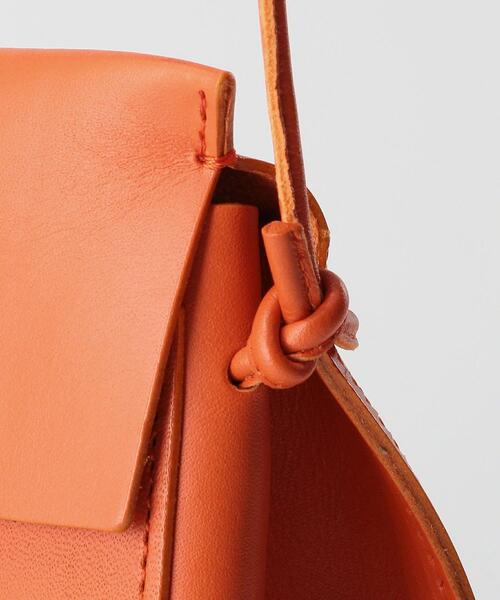 MARROW（マロウ）の「【別注】＜MARROW＞BENTPOUCH レザーショルダーバッグ（ショルダーバッグ・レディース・レッド・FREE）」の7枚目の写真