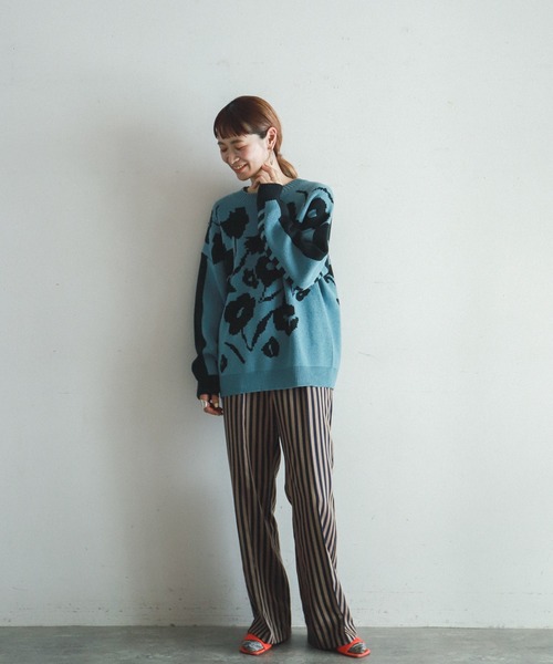 FIL DE FER（フィルデフェール）の「ビッグフラワーJQ　ラウンドネックニット（ニット/セーター・レディース・ブルー/ブラック・FREE）」の5枚目の写真