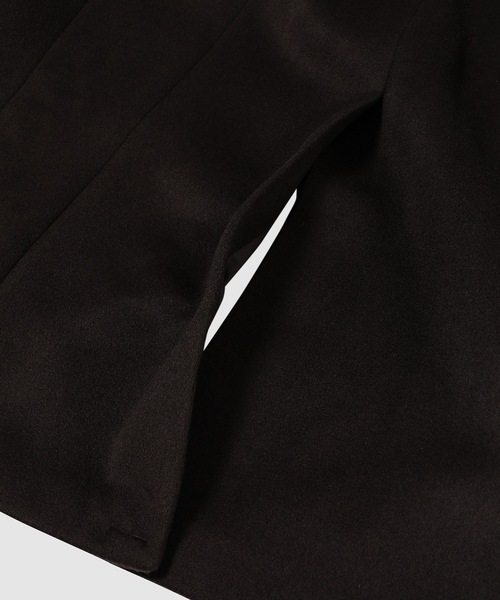 LOW CLASSIC(ロウ クラシック)の「CURVE SLEEVE COAT(ステンカラーコート・レディース・ダークブラウン・S/M)」の3枚目の写真