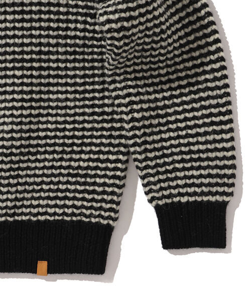 BEAMS LIGHTS（ビームスライツ）の「BEAMS LIGHTS / ポップコーンボーダー クルーネック ニット（ニット/セーター・メンズ・ブラウン系その他4/ブラック/チャコールグレー・SMALL/MEDIUM/LARGE）」の8枚目の写真