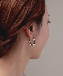 ウェーブフープピアス