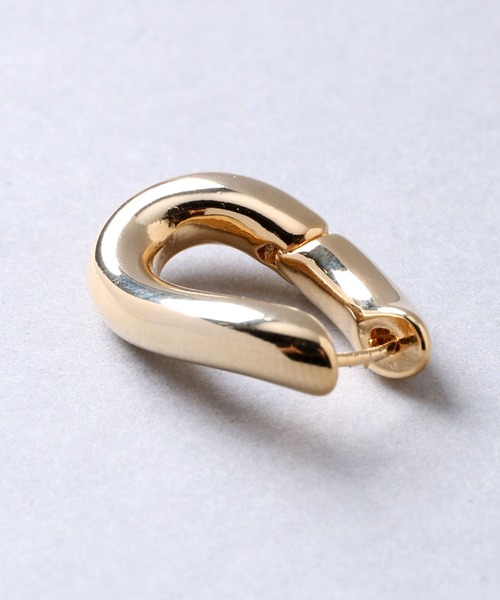 Manon's Selection(マノンズセレクション)の「ウェーブフープピアス(ピアス(両耳用)・レディース・ゴールド/シルバー・ONE SIZE)」の6枚目の写真