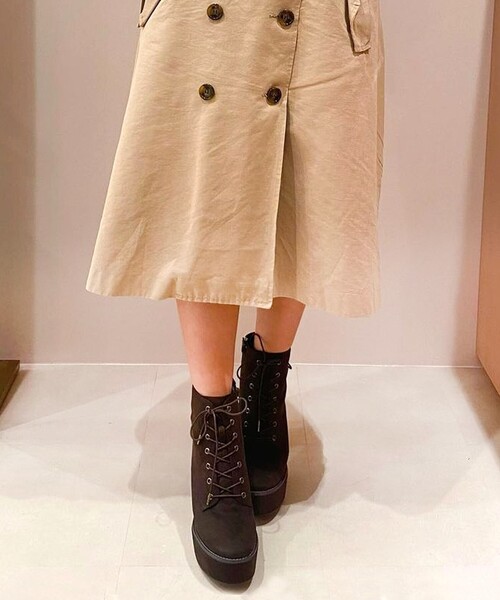 ESPERANZA(エスペランサ)の「◆厚底ラウンドトゥレースアップショートブーツ(ブーツ・レディース・ブラック系/カーキ系/アイボリー/ブラウン系1/こしょう色系1・L/LL/S/M)」の4枚目の写真