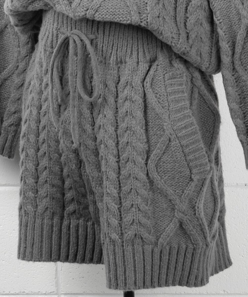 セール】【ニットセットアップ】ハイネックケーブルニット×ショート