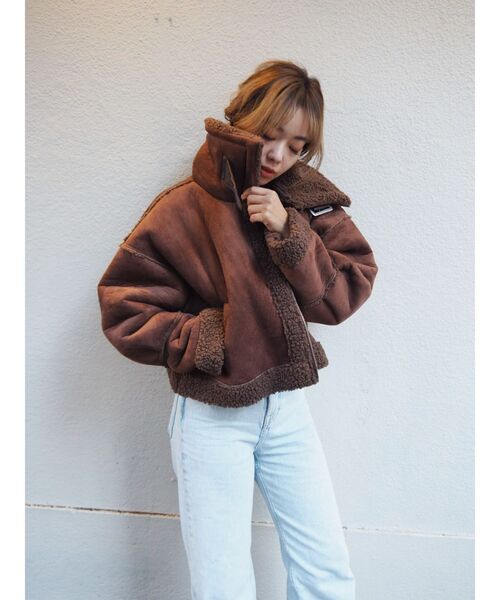 EVRIS（エヴリス）の「【WEB限定】フェイクムートンクロップドブルゾン（ブルゾン・レディース・ブラウン/アイボリー・FREE）」の11枚目の写真