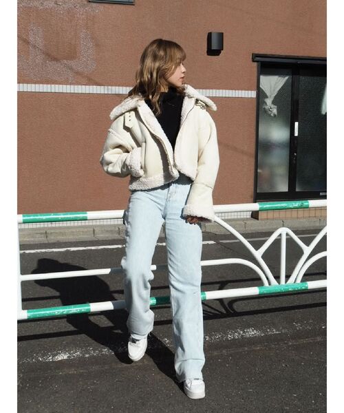 EVRIS（エヴリス）の「【WEB限定】フェイクムートンクロップドブルゾン（ブルゾン・レディース・ブラウン/アイボリー・FREE）」の5枚目の写真