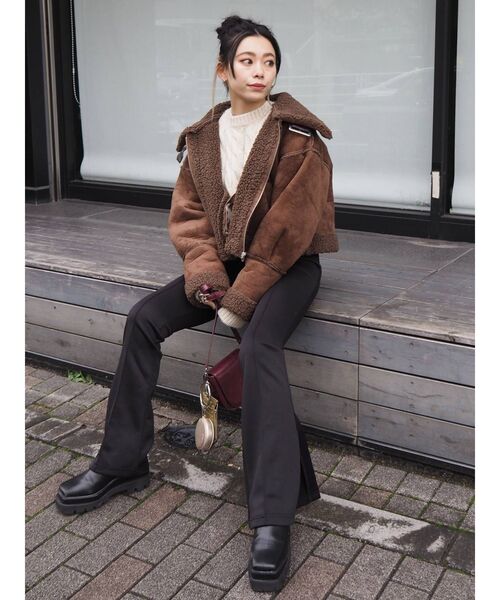 EVRIS（エヴリス）の「【WEB限定】フェイクムートンクロップドブルゾン（ブルゾン・レディース・ブラウン/アイボリー・FREE）」の21枚目の写真