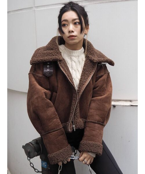 EVRIS（エヴリス）の「【WEB限定】フェイクムートンクロップドブルゾン（ブルゾン・レディース・ブラウン/アイボリー・FREE）」の22枚目の写真