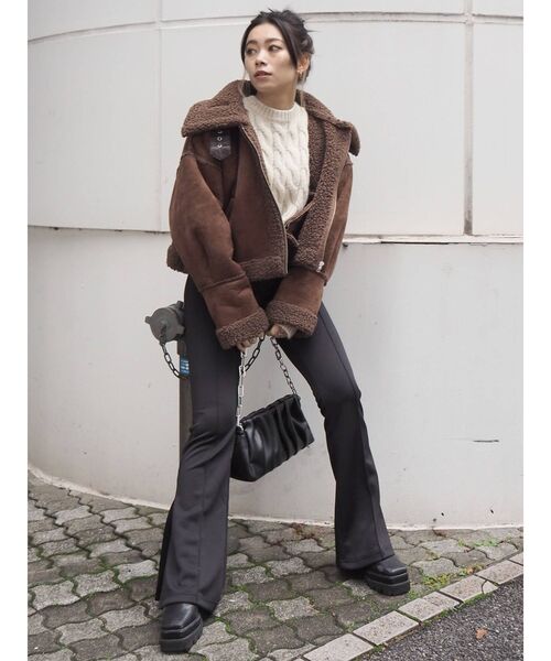 EVRIS（エヴリス）の「【WEB限定】フェイクムートンクロップドブルゾン（ブルゾン・レディース・ブラウン/アイボリー・FREE）」の8枚目の写真