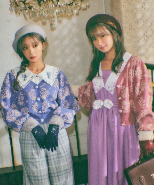 axes femme POETIQUE(アクシーズファムポエティック)の「フラワージャカードニットCD(カーディガン/ボレロ・レディース・ブルー/ブラック/ピンク・MEDIUM)」の4枚目の写真