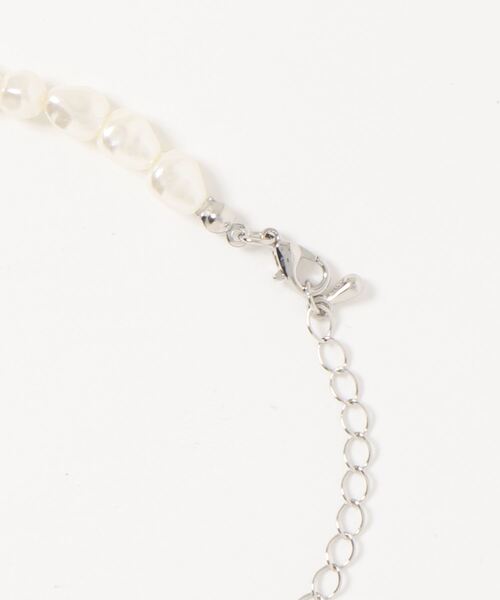 natural couture（ナチュラルクチュール）の「ニュアンスパールネックレス（ネックレス・レディース・ゴールド/シルバー・FREE）」の4枚目の写真