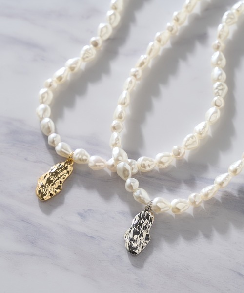 natural couture（ナチュラルクチュール）の「ニュアンスパールネックレス（ネックレス・レディース・ゴールド/シルバー・FREE）」の7枚目の写真