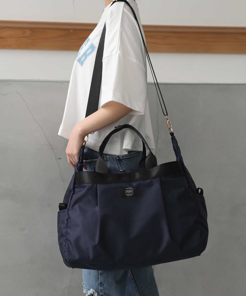 ALTROSE（アルトローズ）の「撥水ナイロン　2WAYトラヘ゛ルボストン（ボストンバッグ・レディース・ブラック/ベージュ/ネイビー・FREE）」の3枚目の写真