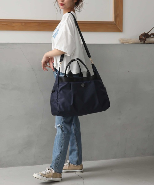 ALTROSE（アルトローズ）の「撥水ナイロン　2WAYトラヘ゛ルボストン（ボストンバッグ・レディース・ブラック/ベージュ/ネイビー・FREE）」の17枚目の写真