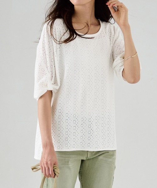 RANAN(ラナン)の「刺しゅう使いボリューム袖プルオーバー(Tシャツ/カットソー・レディース・ブラック/レッド/イエロー/オフホワイト・S/M/LL/L)」の1枚目の写真