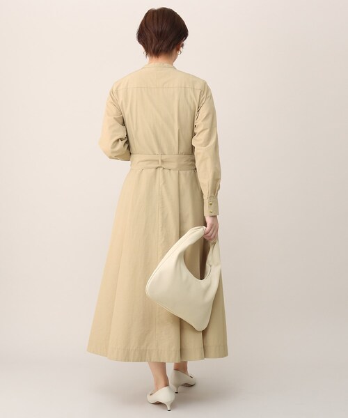 UNTITLED（アンタイトル）の「◆ダフネオーバークロスワンピース【洗える】（ワンピース・レディース・ネイビー/サンドベージュ・01/44/03/02/48/00/04）」の13枚目の写真