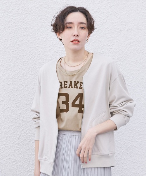 BAYFLOW(ベイフロー)の「Vネックカットブルゾン(ブルゾン・レディース・ブラック/ブルー/モカ/アイボリー・SMALL/MEDIUM)」の4枚目の写真
