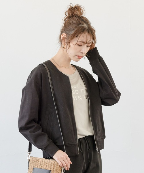 BAYFLOW(ベイフロー)の「Vネックカットブルゾン(ブルゾン・レディース・ブラック/ブルー/モカ/アイボリー・SMALL/MEDIUM)」の6枚目の写真