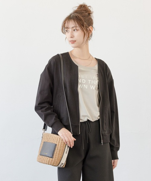BAYFLOW(ベイフロー)の「Vネックカットブルゾン(ブルゾン・レディース・ブラック/ブルー/モカ/アイボリー・SMALL/MEDIUM)」の9枚目の写真