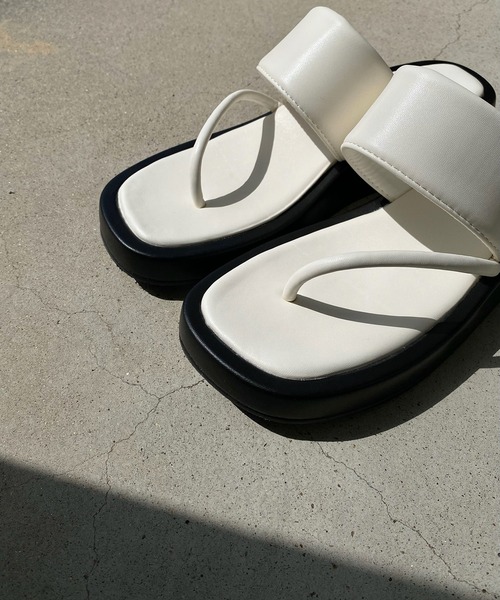 y/m by RIKA（イムバイリカ）の「デフォルメトングサンダル（サンダル・レディース・ブラック/ホワイト・SMALL/MEDIUM/LARGE）」の12枚目の写真