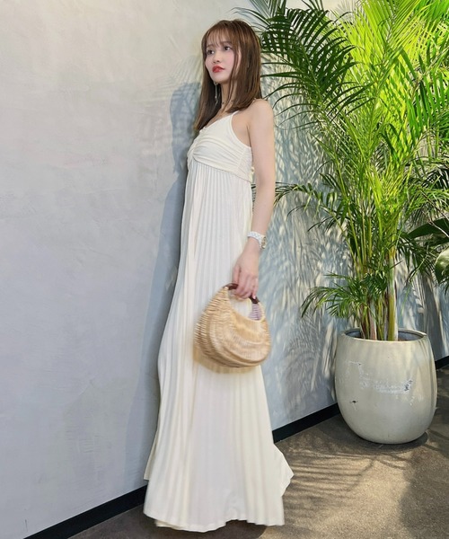 EIMY ISTOIRE(エイミーイストワール)の「プリーツキャミワンピース(ワンピース・レディース・ブラック/ベージュ/グリーン/アイボリー・FREE)」の6枚目の写真