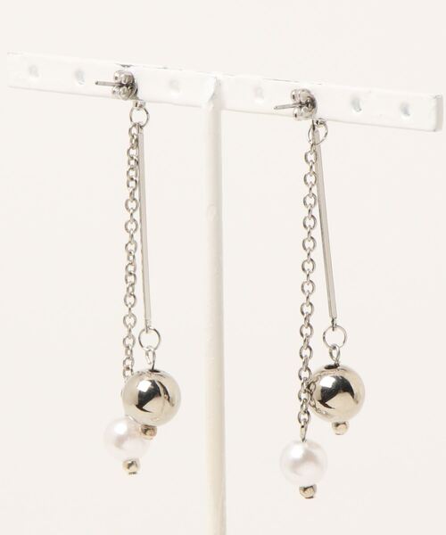 tone(トーン)の「【-lensa-】ゆらゆら揺れるシンプルピアス(MA)(ピアス(両耳用)・レディース・シルバー・FREE)」の4枚目の写真