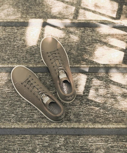 adidas（アディダス）の「STAN SMITH EXCLUSIVE for URBAN RESEARCH（スニーカー・レディース・ブラウン・23/24/25/24.5/23.5）」の4枚目の写真